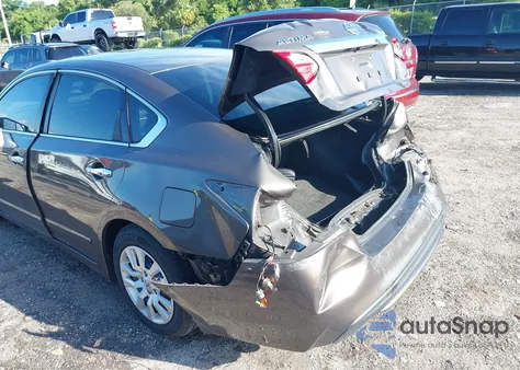 2017 Nissan Altima 2.5 S z USA, uszkodzony, nr VIN 1N4AL3AP0HC136556